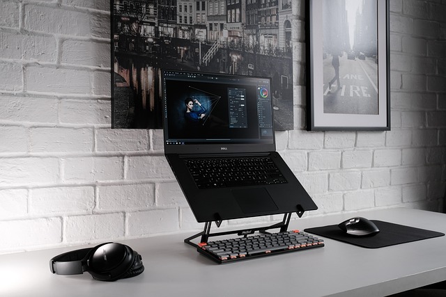 1758514339512695.jpg laptop-6332543_640.jpg